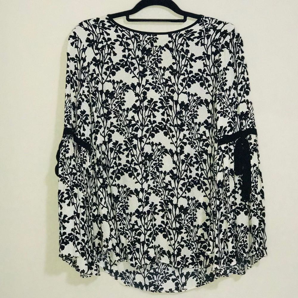 Black and white top